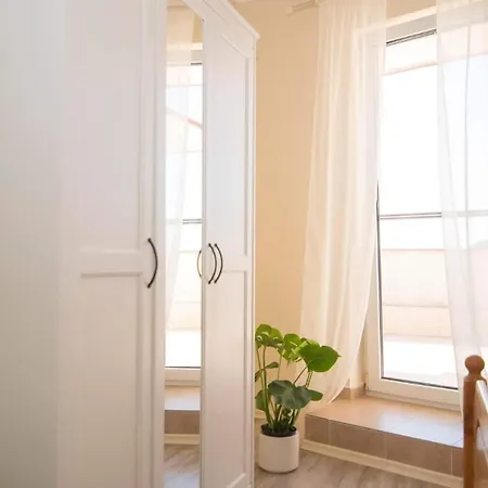 Francesca Apartmanlakasa * Тапольца