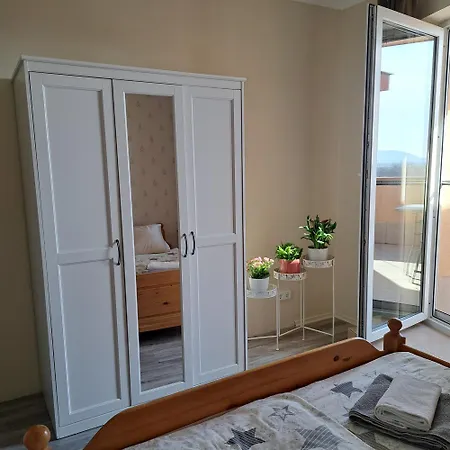 Francesca Apartmanlakasa דירה טפולצה