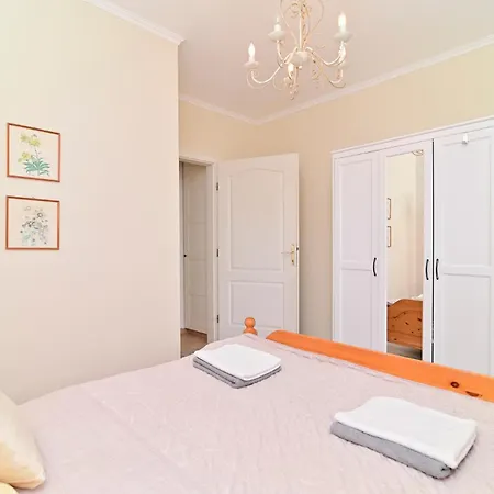 Francesca Apartmanlakasa * Тапольца