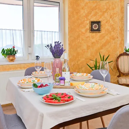 Francesca Apartmanlakasa Апартаменты *