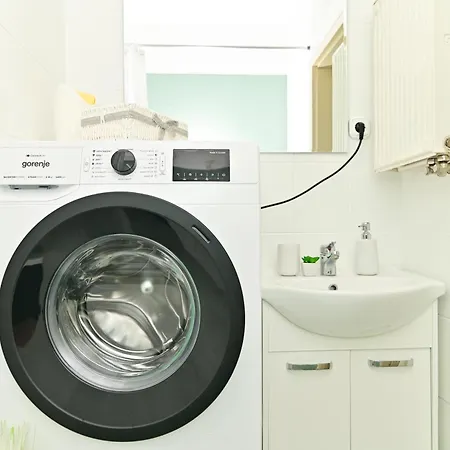 Francesca Apartmanlakasa * Тапольца