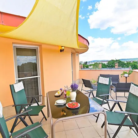 Апартаменты Francesca Apartmanlakasa