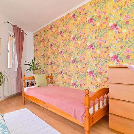 Francesca Apartmanlakasa Апартаменты *